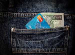 How to Create a Shopping Budget You Can Stick To